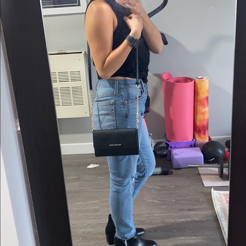Michael Kors convertible crossbody/wallet - Picture 2 of 6